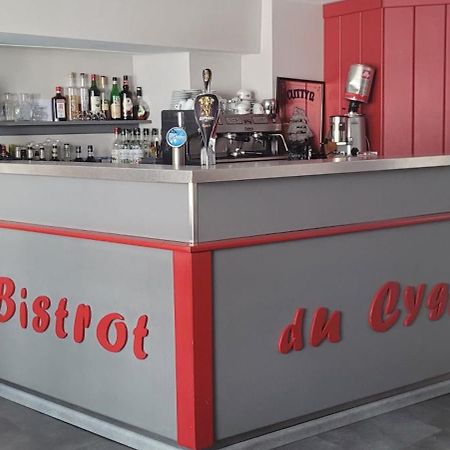 Yssingeaux Logis Hotel Restaurant Le Cygne מראה חיצוני תמונה