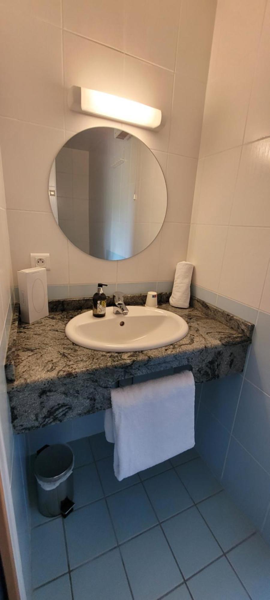 Yssingeaux Logis Hotel Restaurant Le Cygne מראה חיצוני תמונה